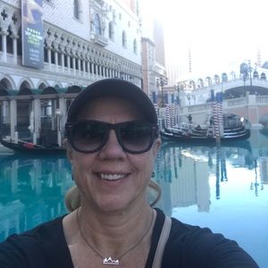 Meet your Posher, Cathy